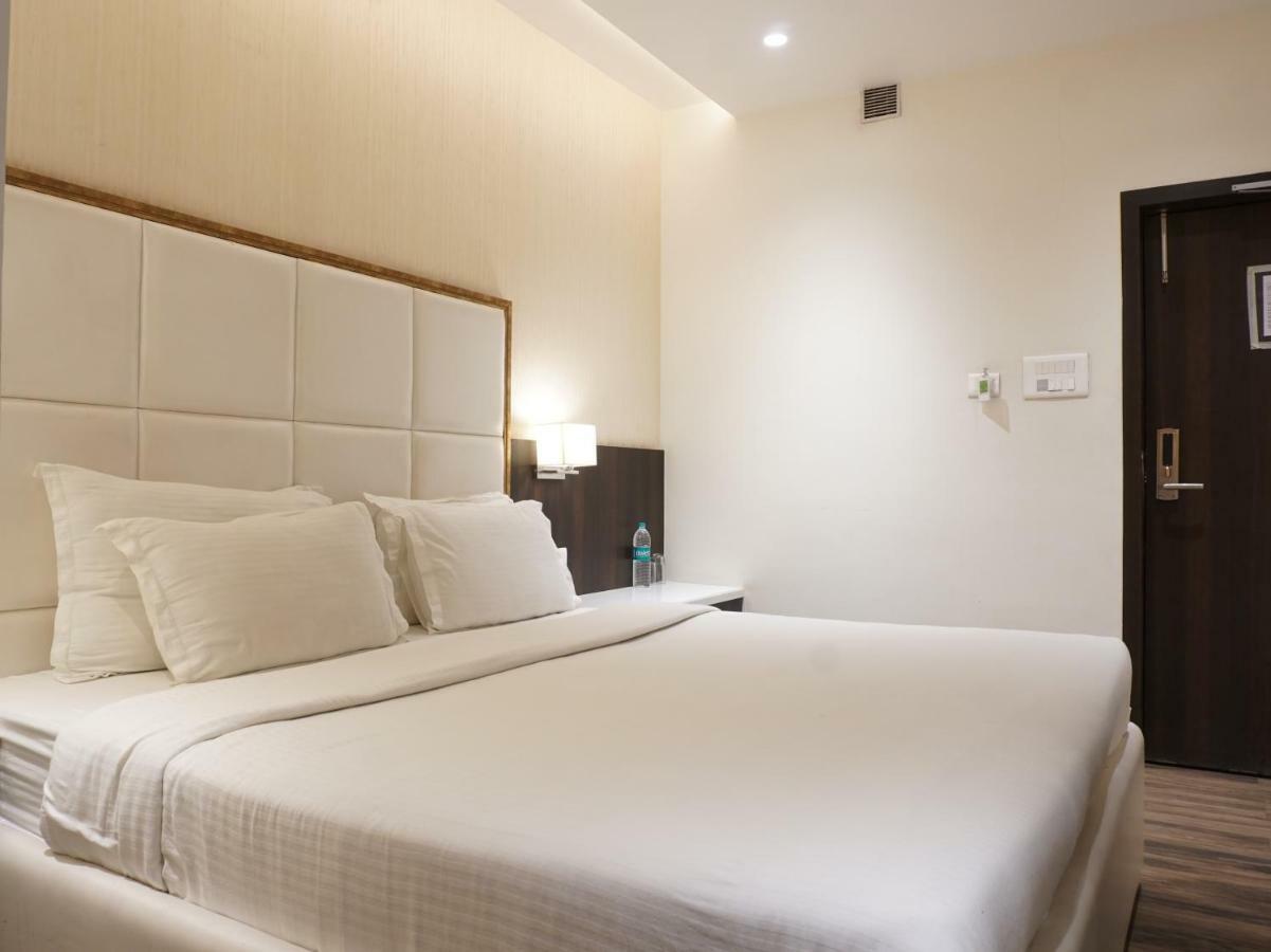Palette Four Seasons Recreation Resort Jalgaon Exteriör bild